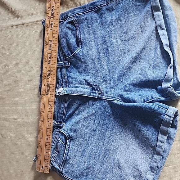 Old navy‎ jean shorts - Picture 6 of 9